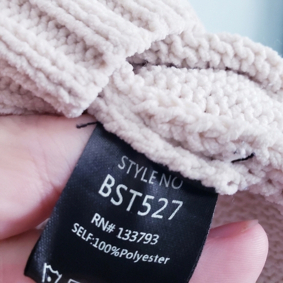 POL Cream And Gray Star Distressed Oversized Knit Hoodie - Picture 7 of 9